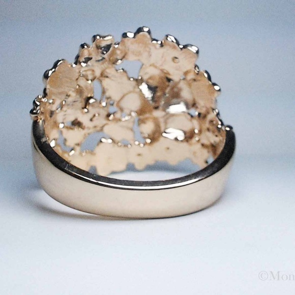 Cluster Flowers Black Gray enamal hinge Bracelet - Picture 3 of 4